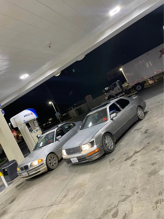 1995 Lexus LS 2nd Gen - Image 3 of 9