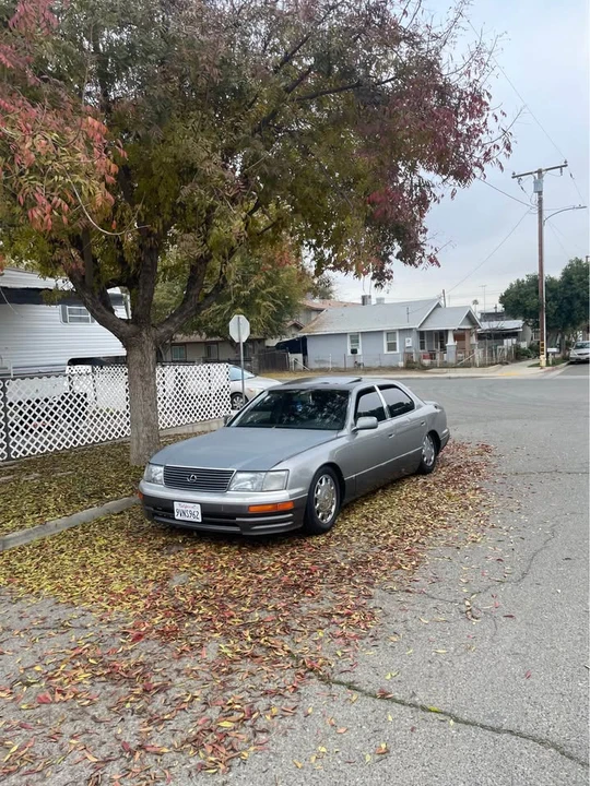 1995 Lexus LS 2nd Gen - Image 5 of 9