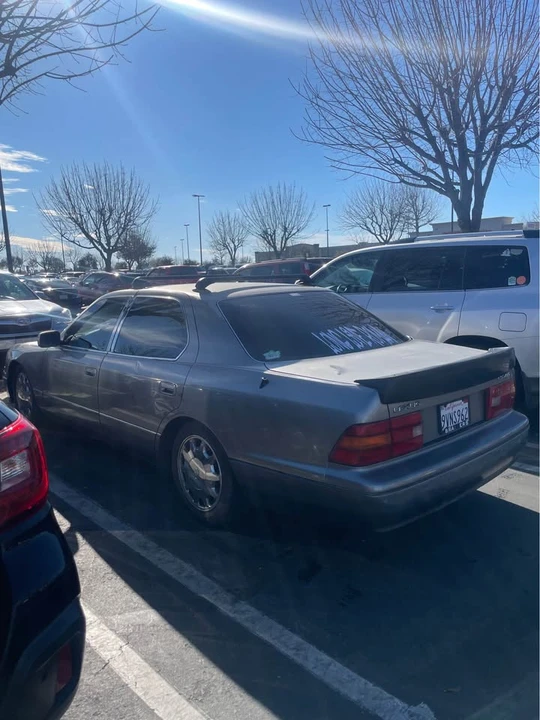 1995 Lexus LS 2nd Gen - Image 4 of 9