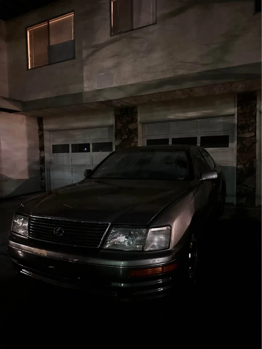 1995 Lexus LS 2nd Gen - Image 2 of 5