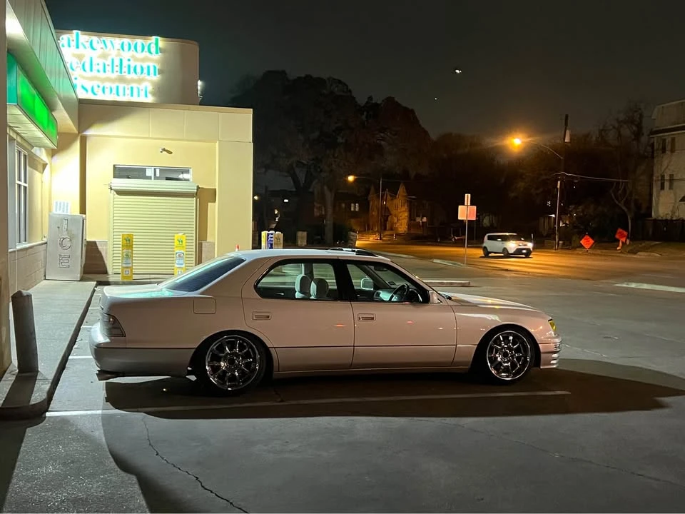 1995 Lexus LS 2nd Gen - Image 9 of 9
