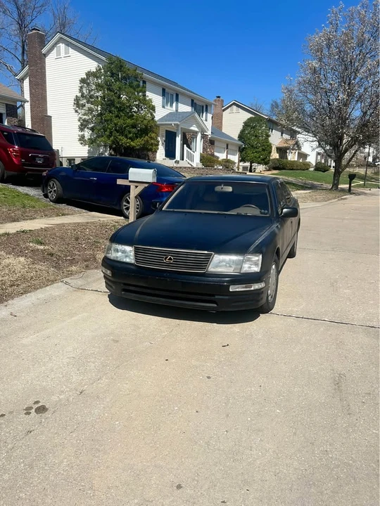1995 Lexus LS 2nd Gen - Image 2 of 8