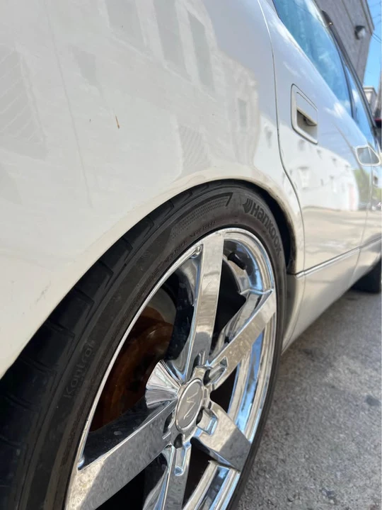 1995 Lexus LS 2nd Gen - Image 3 of 9