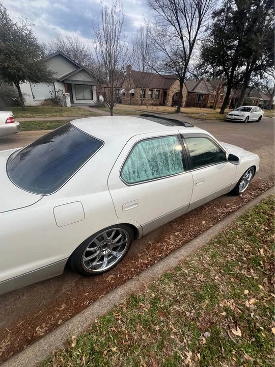 1995 Lexus LS 2nd Gen - Image 7 of 9