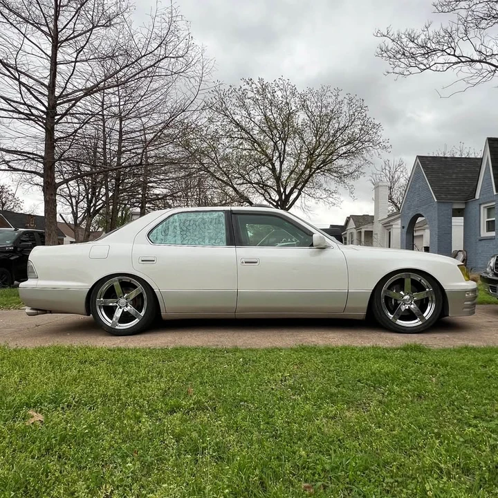 1995 Lexus LS 2nd Gen - Image 6 of 9