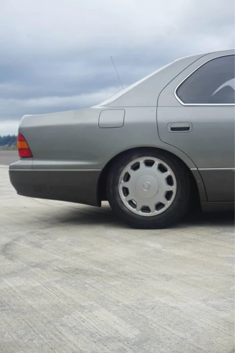 1995 Lexus LS 2nd Gen - Image 2 of 5