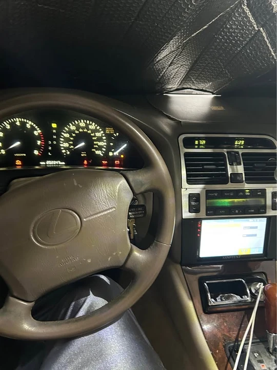 1995 Lexus LS 2nd Gen - Image 6 of 6