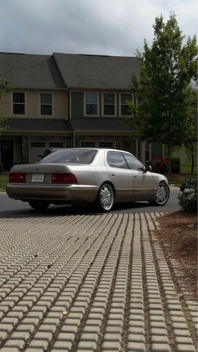 1995 Lexus LS 2nd Gen - Image 17 of 17