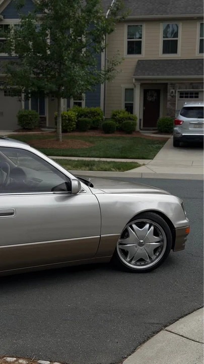 1995 Lexus LS 2nd Gen - Image 8 of 17