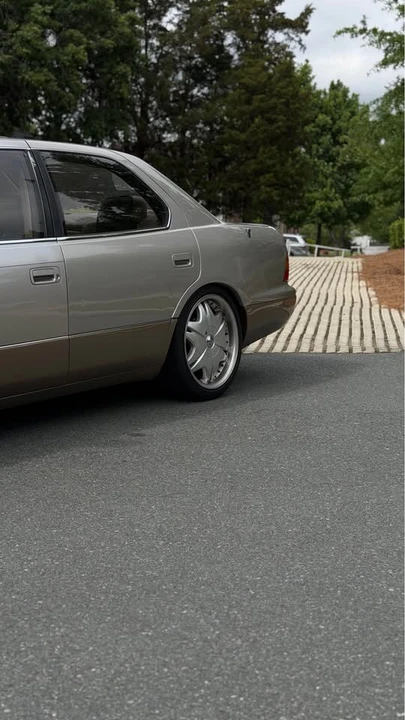 1995 Lexus LS 2nd Gen - Image 3 of 17
