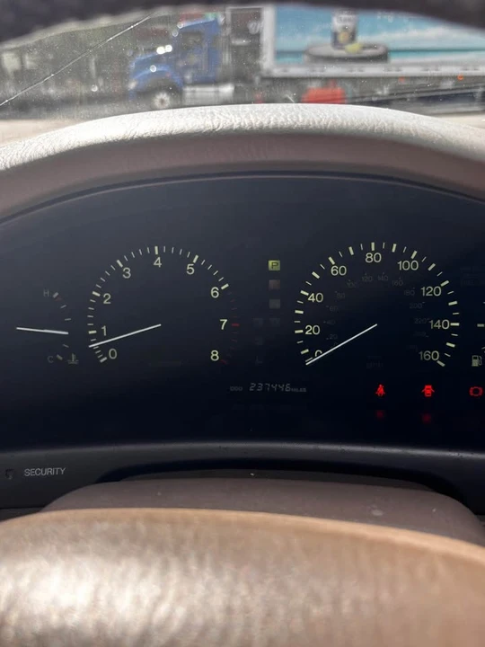 1995 Lexus LS 2nd Gen - Image 11 of 17