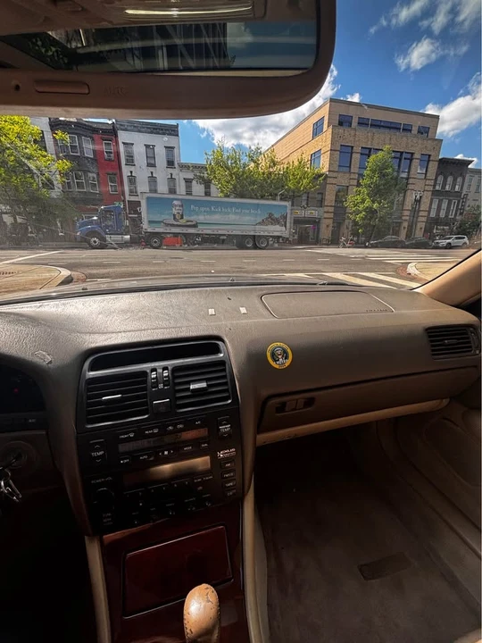 1995 Lexus LS 2nd Gen - Image 13 of 17