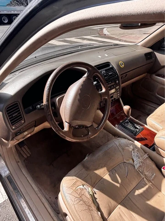 1995 Lexus LS 2nd Gen - Image 7 of 17