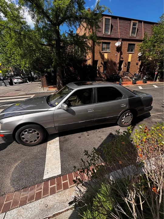 1995 Lexus LS 2nd Gen - Image 2 of 17