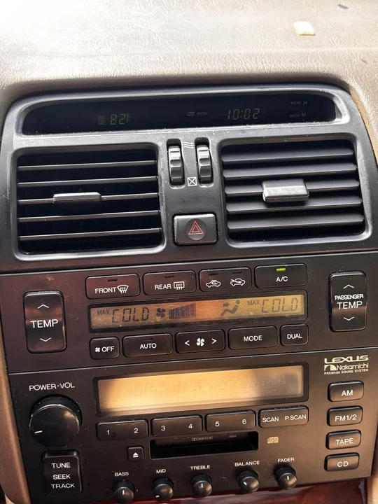 1995 Lexus LS 2nd Gen - Image 12 of 17
