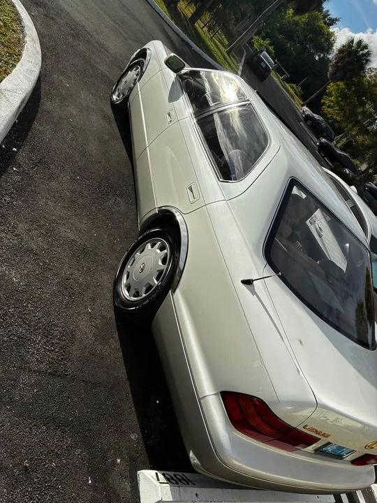 1995 Lexus LS 2nd Gen - Image 5 of 7