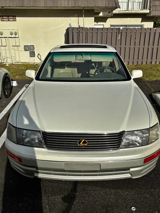 1995 Lexus LS 2nd Gen - Image 2 of 7