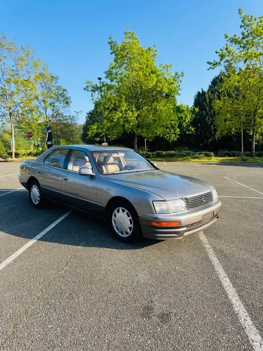 1995 Lexus LS 2nd Gen - Image 3 of 11