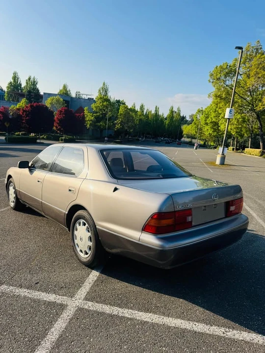 1995 Lexus LS 2nd Gen - Image 4 of 12