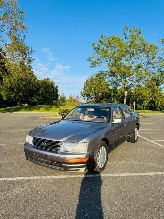 1995 Lexus LS 2nd Gen - Image 3 of 12
