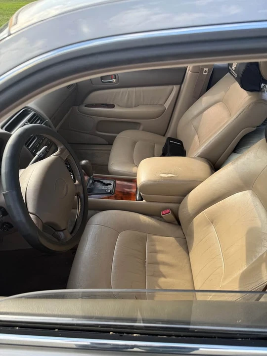1995 Lexus LS 2nd Gen - Image 8 of 16