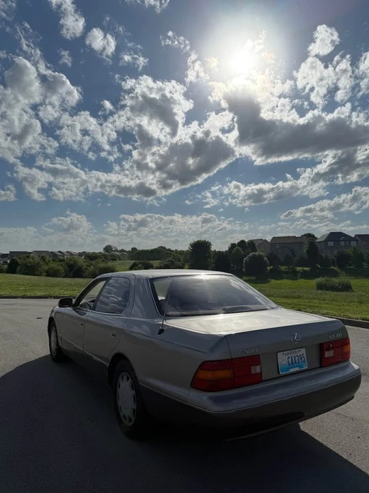 1995 Lexus LS 2nd Gen - Image 13 of 16