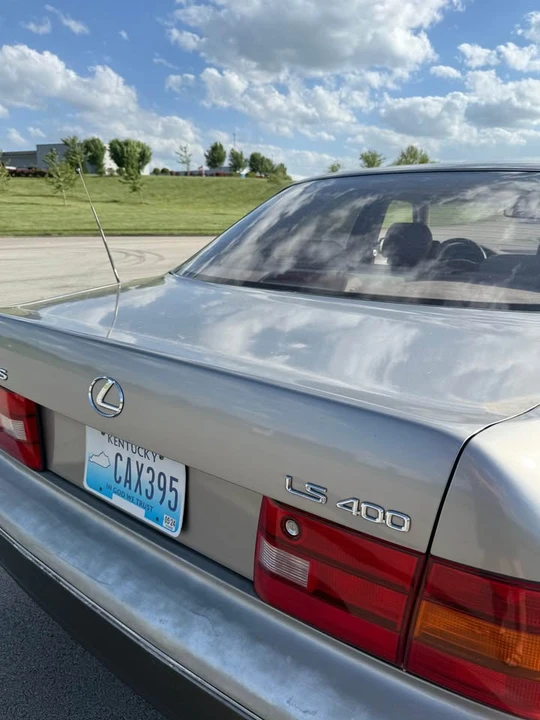 1995 Lexus LS 2nd Gen - Image 15 of 16