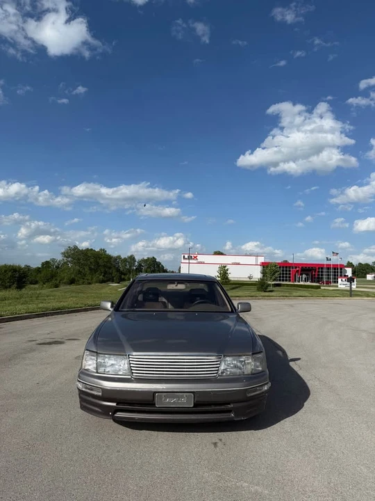 1995 Lexus LS 2nd Gen - Image 2 of 16