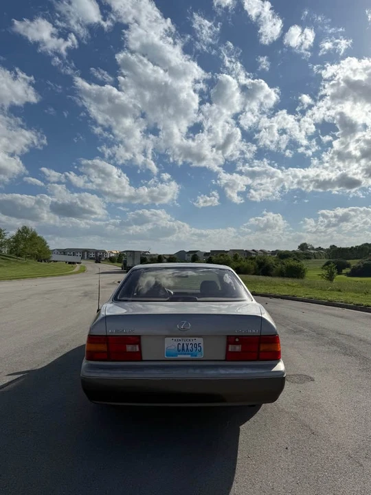 1995 Lexus LS 2nd Gen - Image 5 of 16