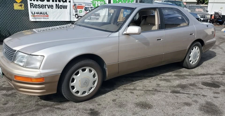 1995 Lexus LS 2nd Gen - Image 9 of 11