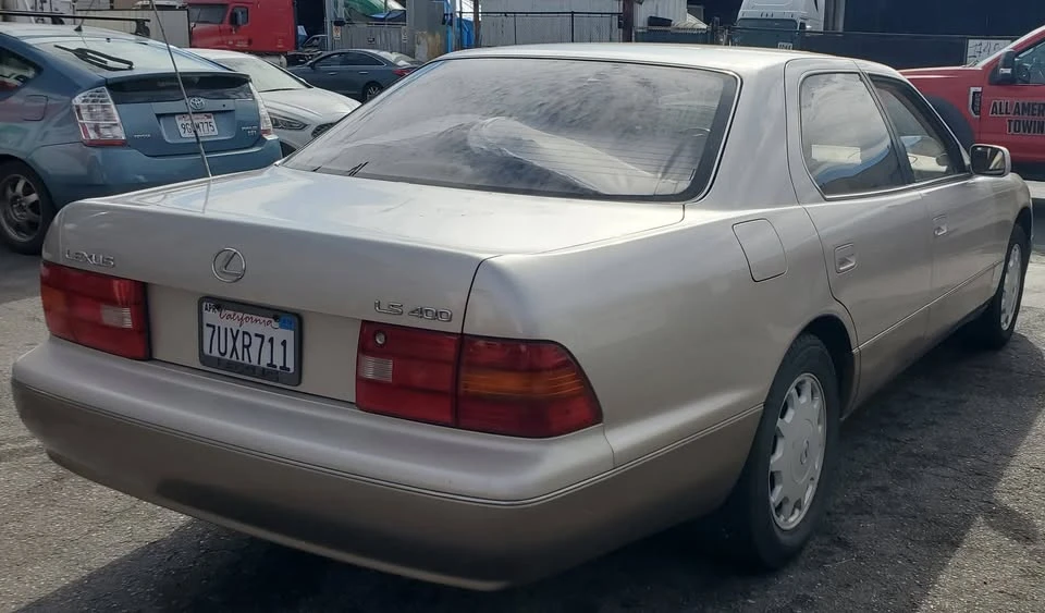1995 Lexus LS 2nd Gen - Image 7 of 11