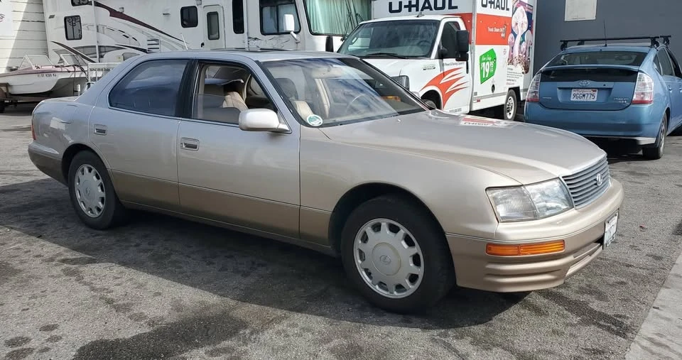 1995 Lexus LS 2nd Gen - Image 10 of 11