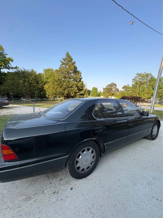 1995 Lexus LS 2nd Gen - Image 3 of 12