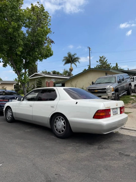 1995 Lexus LS 2nd Gen - Image 2 of 8
