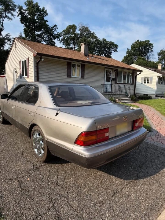 1995 Lexus LS 2nd Gen - Image 4 of 7