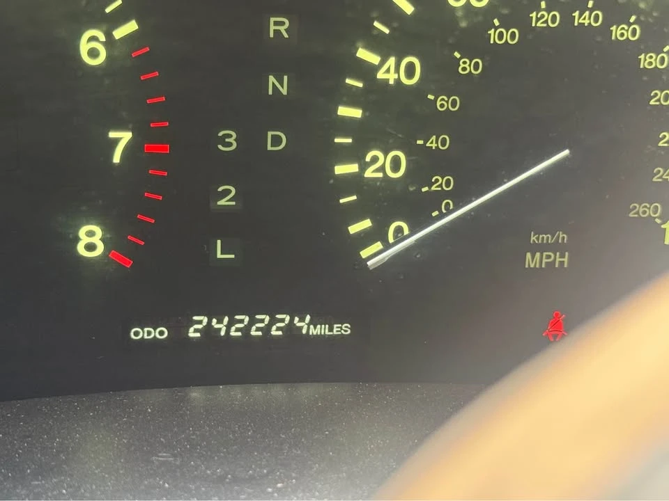 1995 Lexus LS 2nd Gen - Image 10 of 11