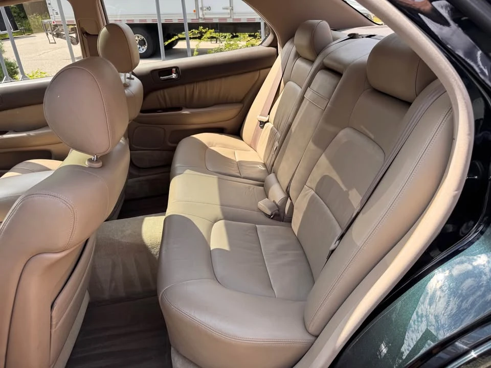 1995 Lexus LS 2nd Gen - Image 10 of 16