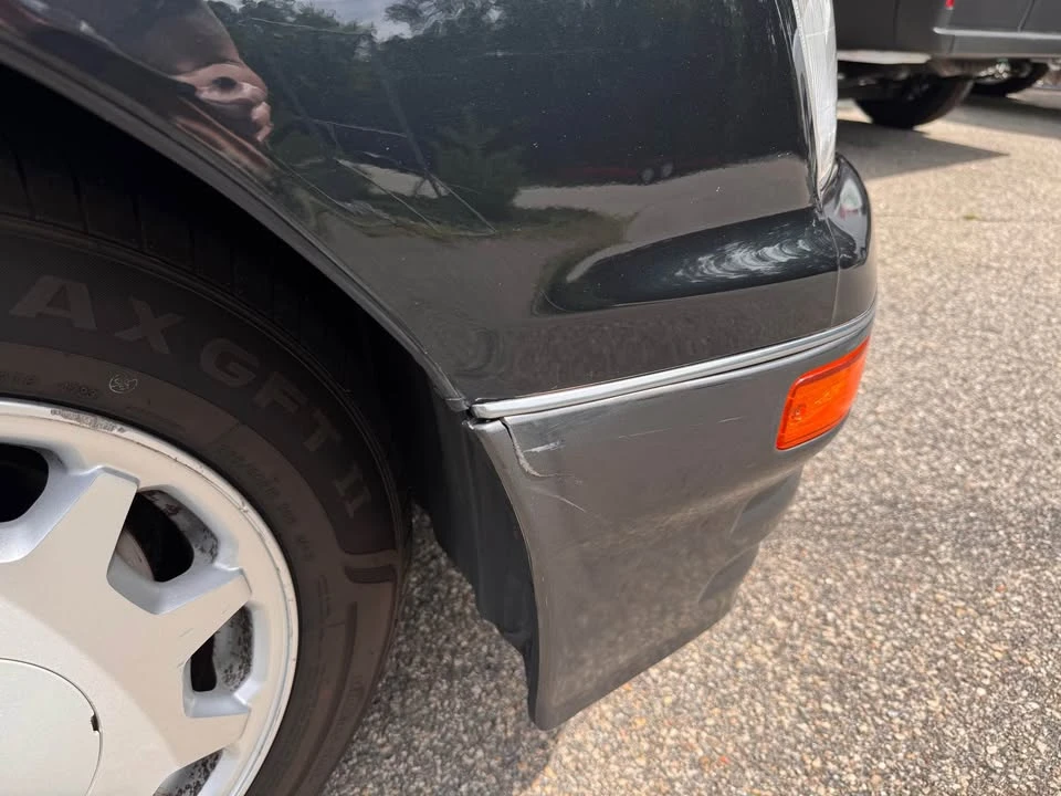 1995 Lexus LS 2nd Gen - Image 12 of 16