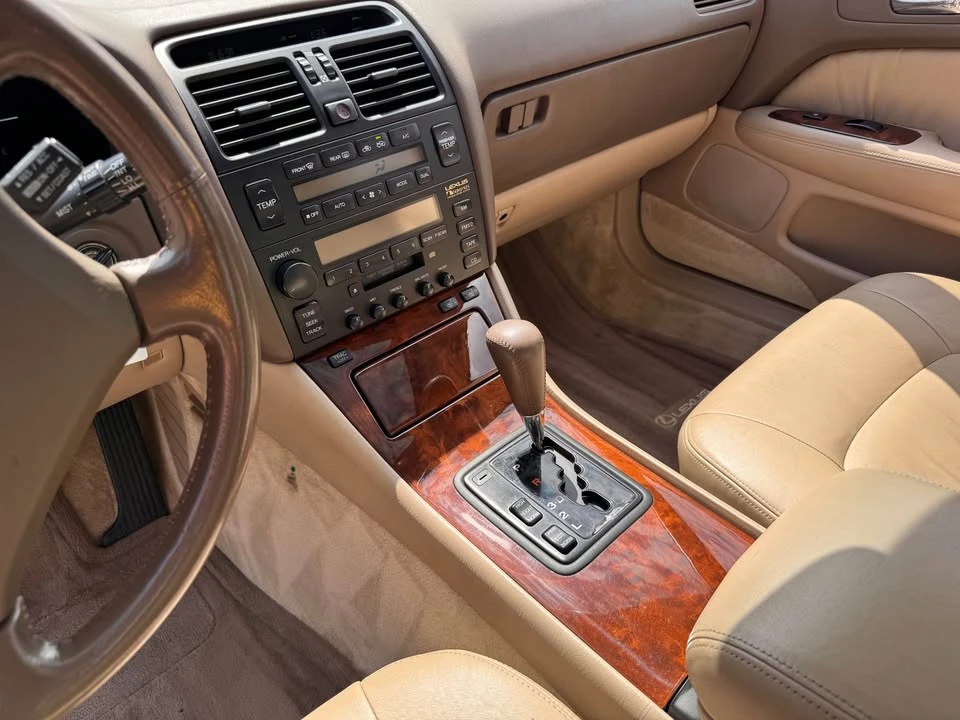 1995 Lexus LS 2nd Gen - Image 8 of 16