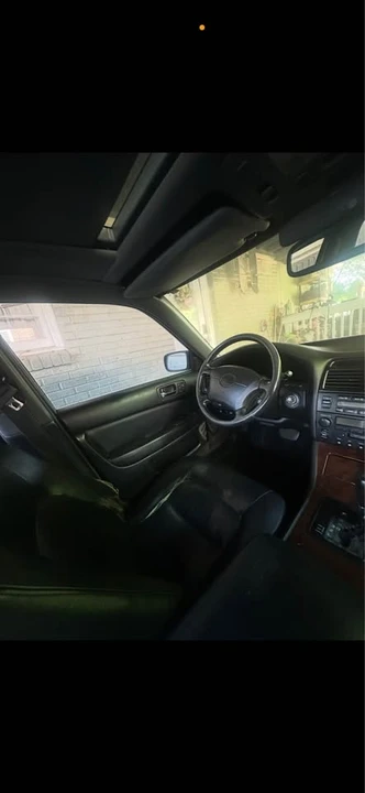 1995 Lexus LS 2nd Gen - Image 6 of 8