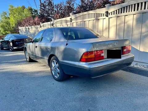 1995 Lexus LS 400 Sedan 4D