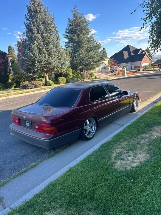1995 Lexus LS 2nd Gen - Image 6 of 10