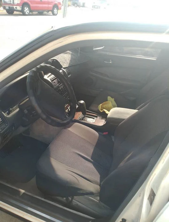 1995 Lexus LS 2nd Gen - Image 2 of 7