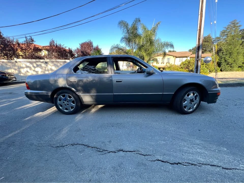 1995 Lexus LS 2nd Gen - Image 14 of 14