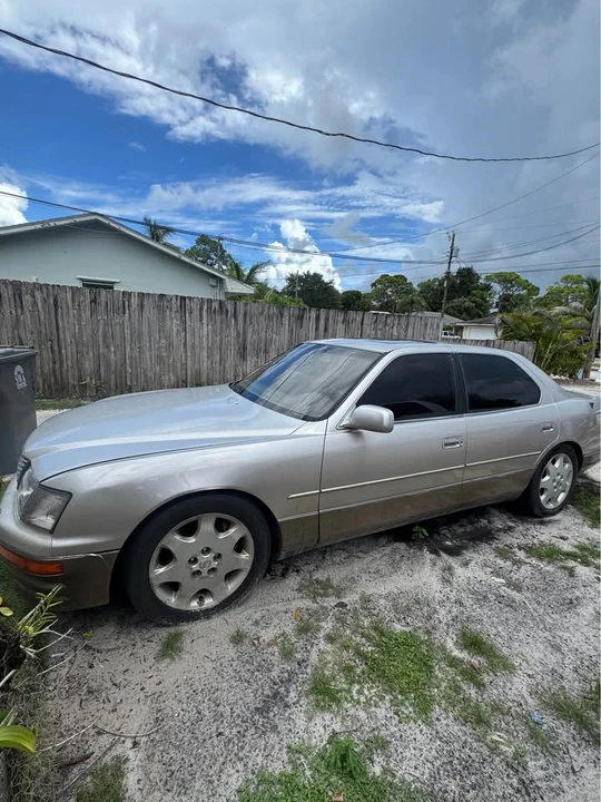 1995 Lexus LS 2nd Gen - Image 6 of 8