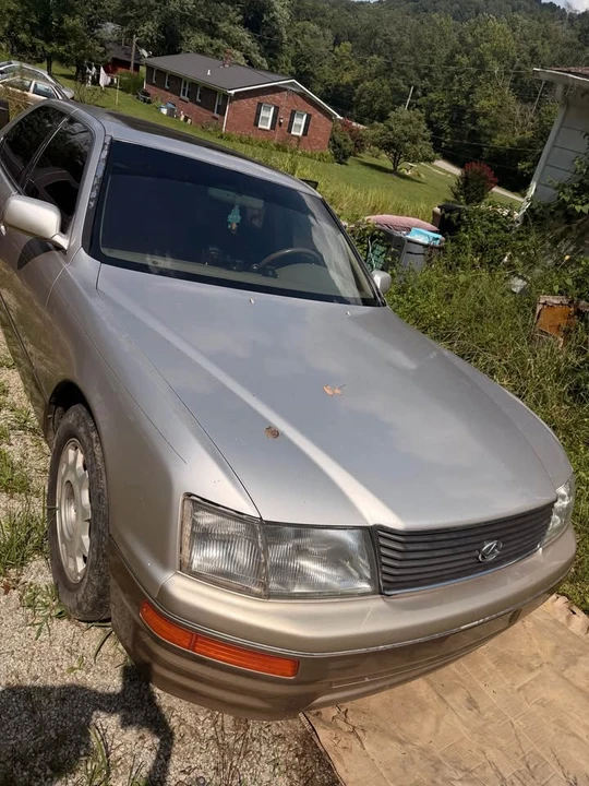 1995 Lexus LS 2nd Gen - Image 6 of 12