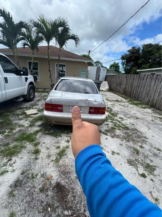 1995 Lexus LS 2nd Gen - Image 4 of 8