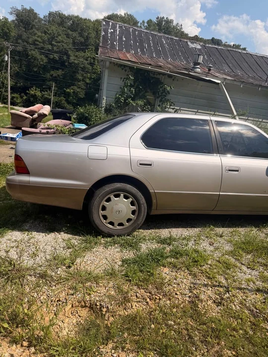 1995 Lexus LS 2nd Gen - Image 7 of 12