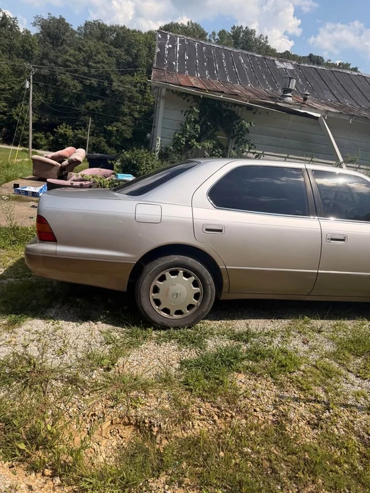 1995 Lexus LS 2nd Gen - Image 10 of 12