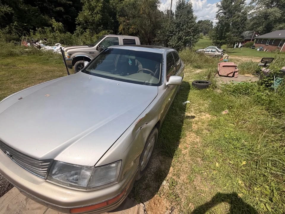 1995 Lexus LS 2nd Gen - Image 2 of 12